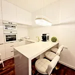 Apartman Luxury Princessa & Garage & Cable Tv Channels Varsó