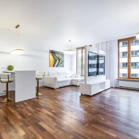 Appartamento Luxury Princessa & Garage & Cable Tv Channels