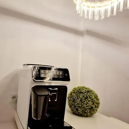 Luxury Princessa & Garage & Cable Tv Channels شقة