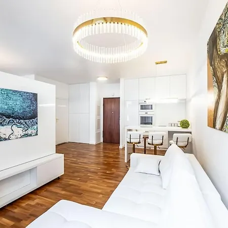 Luxury Princessa & Garage & Cable Tv Channels Appartamento *