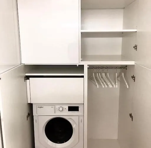 Luxury Princessa & Garage & Cable Tv Channels Apartman Varsó