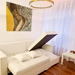 Luxury Princessa & Garage & Cable Tv Channels 바르샤바