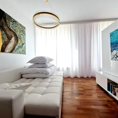 아파트 Luxury Princessa & Garage & Cable Tv Channels *