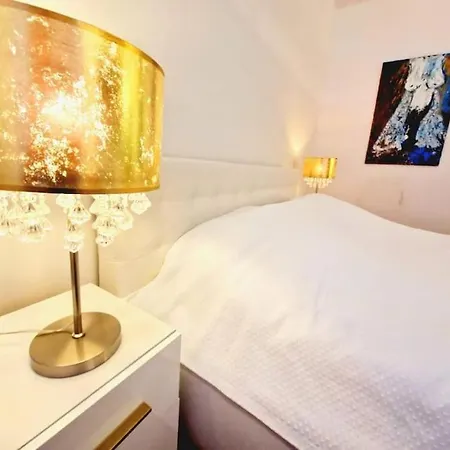 Luxury Princessa & Garage & Cable Tv Channels 아파트